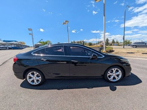 Used 2017 Chevrolet Cruze Premier FWD image 4