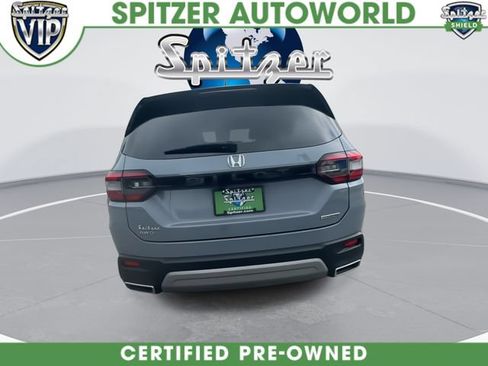 Used 2025 Honda Pilot Touring image 8