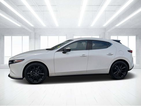 Used 2024 MAZDA MAZDA3 Hatchback w/Premium Plus Pkg image 6