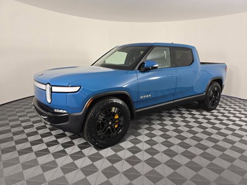 Used 2022 Rivian R1T Adventure image 1