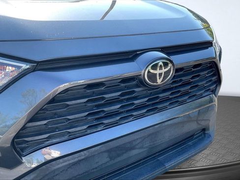 Used 2020 Toyota RAV4 XLE Premium FWD image 34