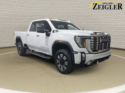 New 2026 GMC Sierra 3500 Denali w/ Denali Reserve Package image 3