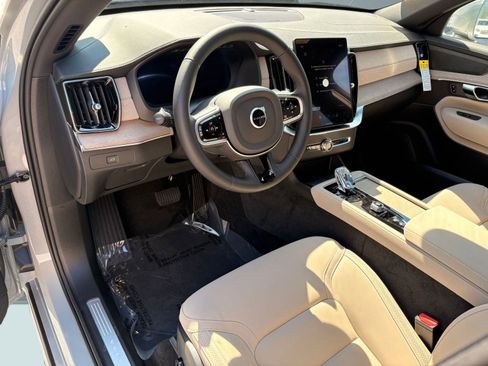 New 2026 Volvo XC90 B6 Plus w/ Protection Package image 4