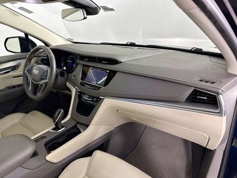 Used 2017 Cadillac XT5 Luxury w/ Driver Awareness Package FWD image 30