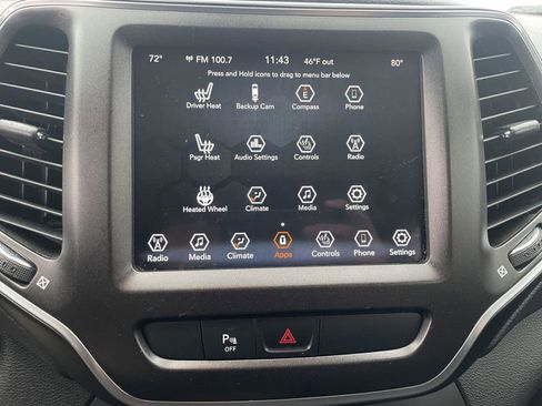 Used 2020 Jeep Cherokee Trailhawk w/ Cold Weather Group image 18