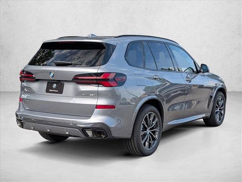 New 2026 BMW X5 xDrive40i w/ M Sport Package AWD/4WD image 2