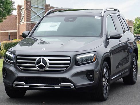 New 2025 Mercedes-Benz GLB 250 4MATIC image 4