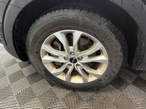Used 2022 Kia Telluride LX AWD/4WD image 17