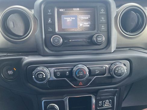 Certified 2018 Jeep Wrangler Unlimited Sport image 28