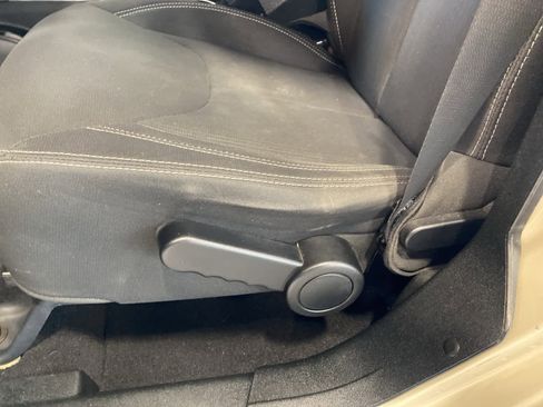 Used 2017 Jeep Wrangler Unlimited Sahara w/ Connectivity Group image 16