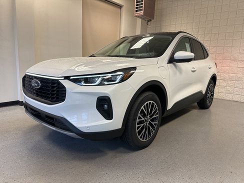 New 2025 Ford Escape SE w/ PHEV Premium Package image 13