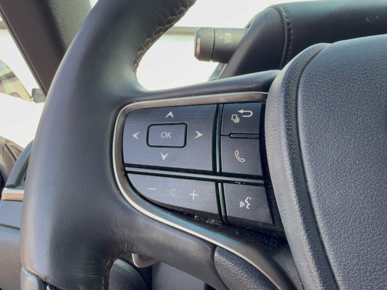 Used 2019 Lexus ES 350 w/ Premium Package FWD image 18