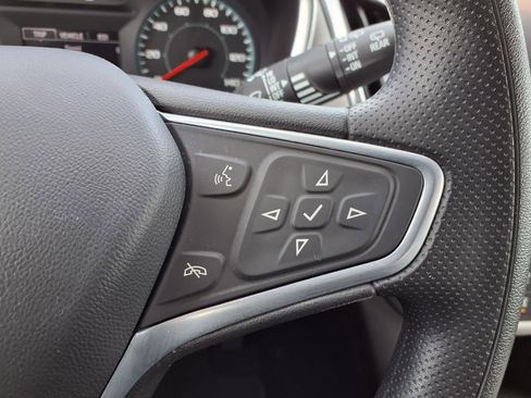 Used 2022 Chevrolet Equinox LS image 11