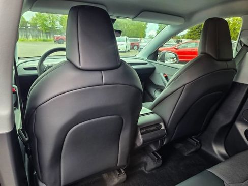 Used 2026 Tesla Model Y AWD image 30