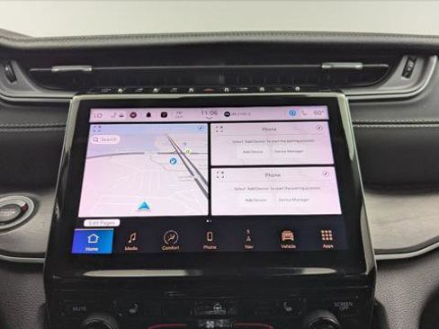 Used 2023 Jeep Grand Cherokee Limited image 28