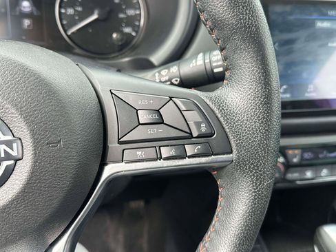 Used 2023 Nissan Kicks SR w/ SR Premium Package image 18