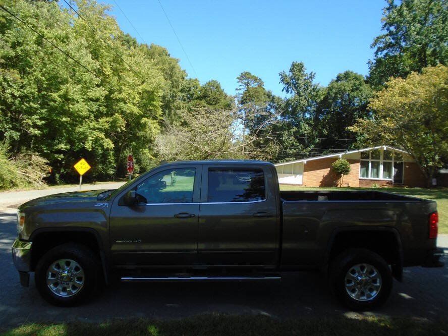 Used 2015 GMC Sierra 2500 SLE w/ SLE Preferred Package AWD/4WD image 8