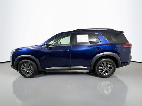 Used 2024 Nissan Pathfinder SV AWD/4WD image 9