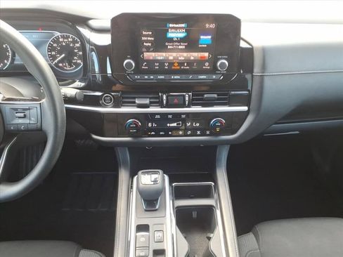 Used 2022 Nissan Pathfinder S FWD image 28