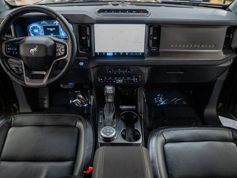 Used 2025 Ford Bronco Badlands image 25