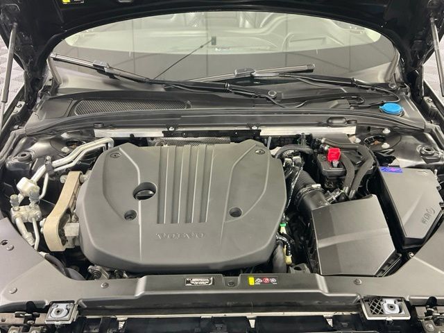 Certified 2022 Volvo S60 B5 Inscription AWD/4WD image 40