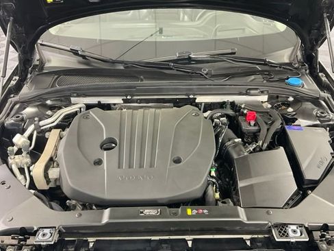 Certified 2022 Volvo S60 B5 Inscription AWD/4WD image 40