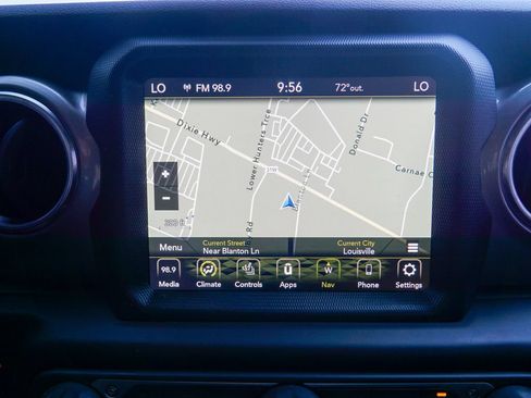 Used 2020 Jeep Gladiator Overland AWD/4WD image 23