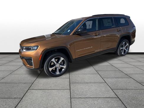 New 2026 Jeep Grand Cherokee L Limited w/ Luxury Tech Group II AWD/4WD image 1