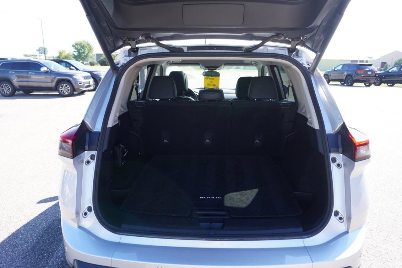Used 2024 Nissan Rogue SV w/ SV Premium Package AWD/4WD image 22