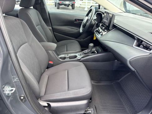 Used 2026 Toyota Corolla LE FWD image 6