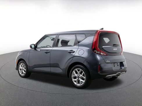 Used 2025 Kia Soul LX w/ LX Technology Package FWD image 5