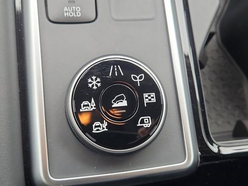 New 2025 Nissan Pathfinder SV image 9