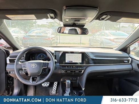 Used 2025 Toyota Camry SE FWD image 2