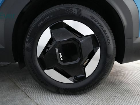 Used 2024 Kia EV9 Wind AWD/4WD image 9