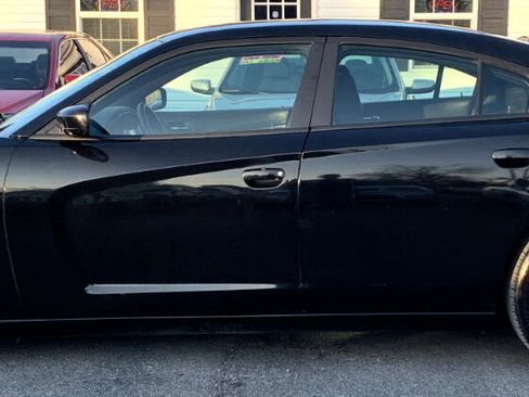 Used 2012 Dodge Charger SXT w/ Rallye Appearance Group image 2