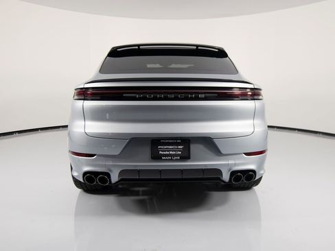 New 2026 Porsche Cayenne Coupe image 8