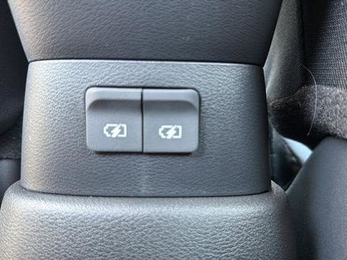 Certified 2025 Nissan Kicks Play S image 16