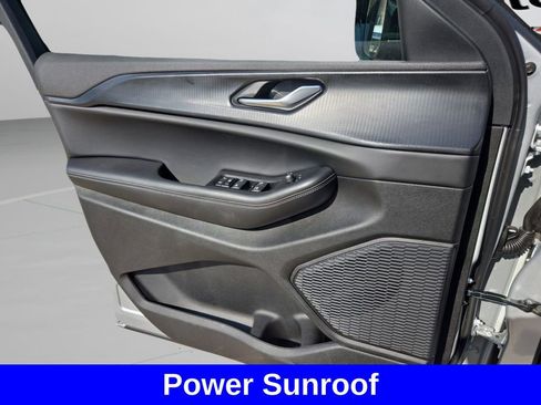 New 2025 Jeep Grand Cherokee Altitude RWD image 12