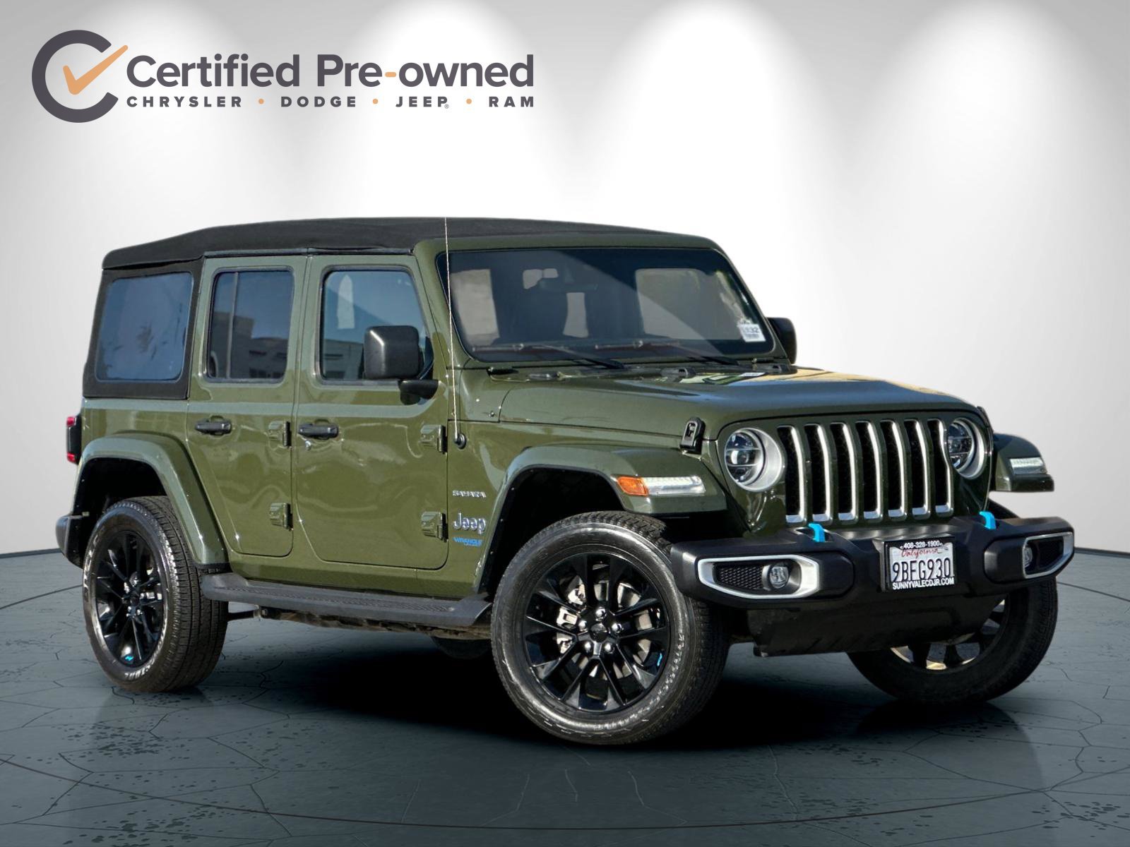 Used 2022 Jeep Wrangler Unlimited Sahara w/ Cold Weather Group AWD/4WD image 2