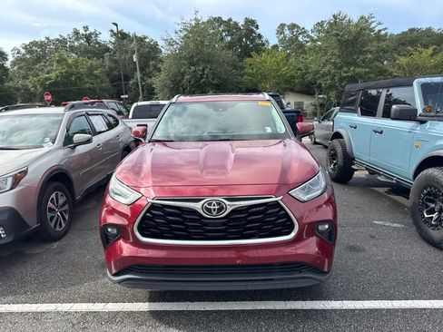 Used 2020 Toyota Highlander Limited AWD/4WD image 2