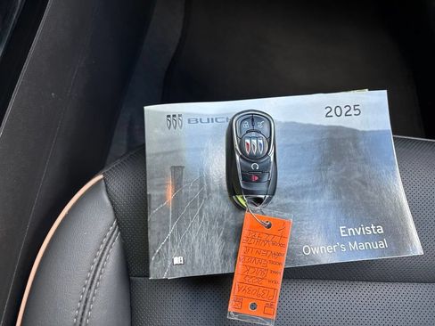 Used 2025 Buick Envista Avenir FWD image 18