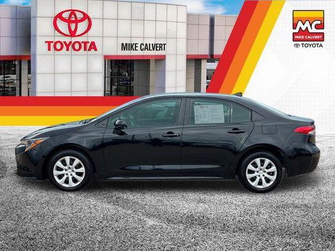 Certified 2024 Toyota Corolla LE FWD image 2