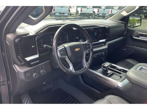 Used 2022 Chevrolet Silverado 1500 LTZ w/ LTZ Premium Package AWD/4WD image 16