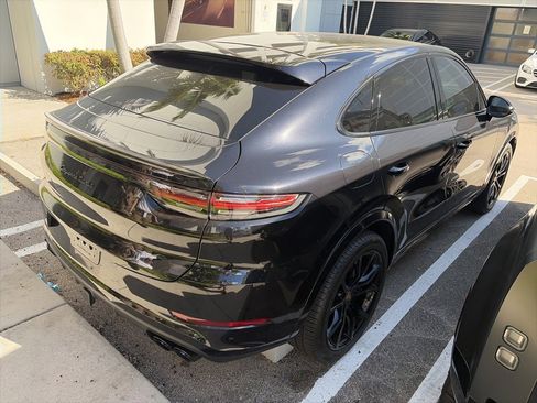 Used 2020 Porsche Cayenne Turbo image 21