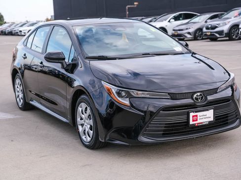 Certified 2024 Toyota Corolla LE FWD image 3