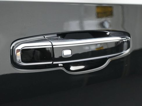 Used 2026 Chevrolet Suburban Premier AWD/4WD image 47