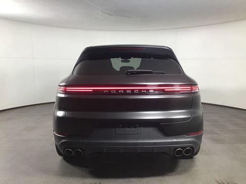 Certified 2024 Porsche Cayenne S AWD/4WD image 6