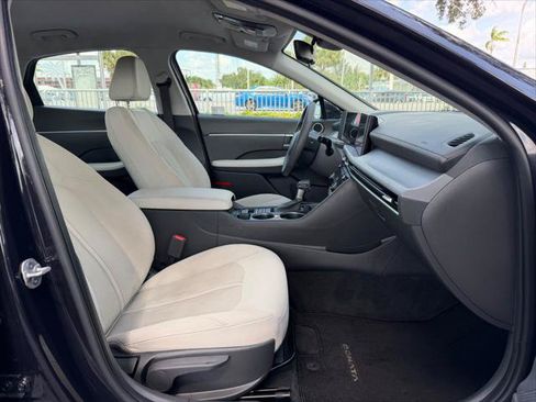 Used 2025 Hyundai Sonata SE FWD image 14