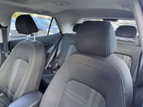 Used 2022 Hyundai Venue SEL w/ Cargo Package image 15