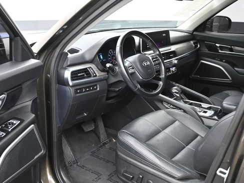 Used 2021 Kia Telluride EX w/ EX Premium Package FWD image 12